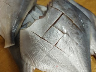 白烧小仄鱼的做法步调：2