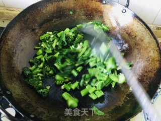 蒜蓉炒菜心的做法步调：11