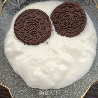 奥利奥芒果拌酸奶的做法步调：6