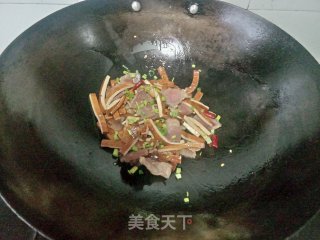 喷鼻干炒腊肉的做法步调：7