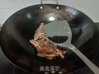 喷鼻干炒腊肉的做法步调：5