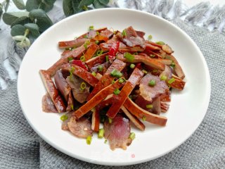 喷鼻干炒腊肉的做法步调：8