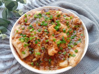 浑蒸蒜蓉青鱼块的做法步调：16