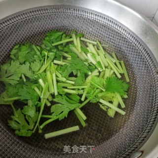 芹菜拌酱牛肉的做法步调：3