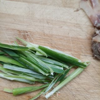 牛肉炒茭利剑的做法步调：4