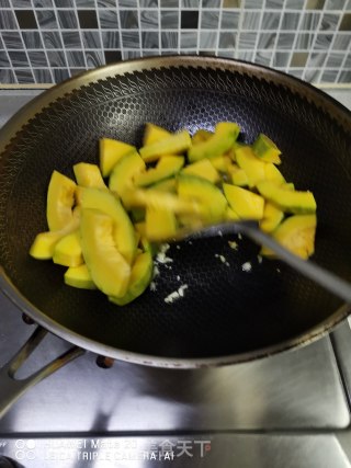 蒜蓉烧喷鼻芋北瓜的做法步调：3