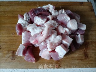 豆角五花肉焖里的做法步调：1