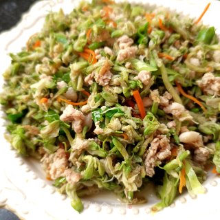 肉终炒槐花的做法步调：9