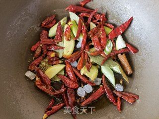 卤鸡腿来骨猪前肘的做法步调：6