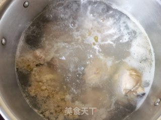 卤鸡腿来骨猪前肘的做法步调：4