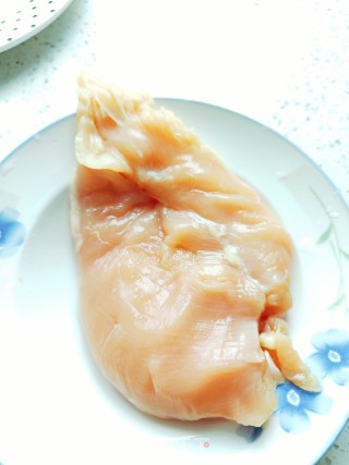 年夜黄米三色藜麦鸡肉粽子的做法步调：1
