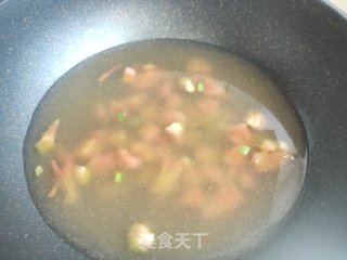 番茄莜里鱼鱼汤的做法步调：6