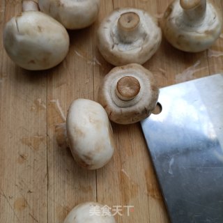 菜椒心蘑拌苦虾的做法步调：3
