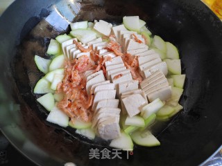 磷虾蒲瓜烧豆腐的做法步调：5