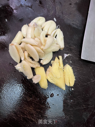 蒜蓉虾的做法步调：1