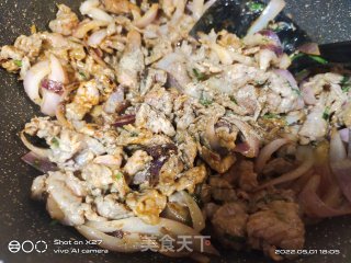 洋葱炒牛肉的做法步调：6