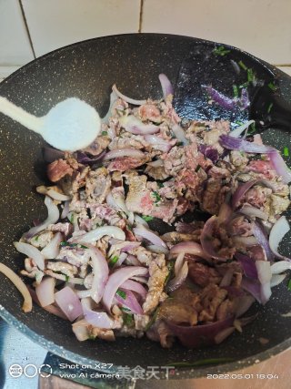 洋葱炒牛肉的做法步调：4