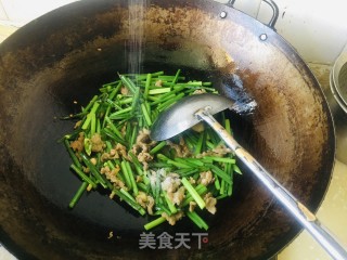 韭苔炒牛肉的做法步调：5