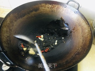 韭苔炒牛肉的做法步调：2