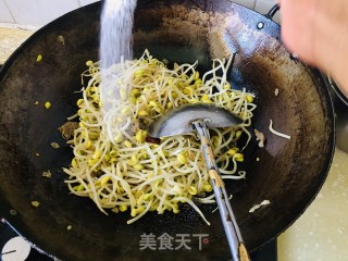 黄芽菜炒牛肉的做法步调：4
