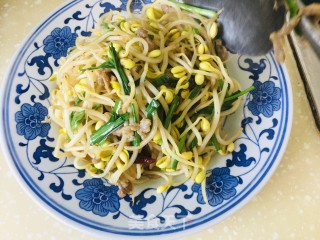 黄芽菜炒牛肉的做法步调：9