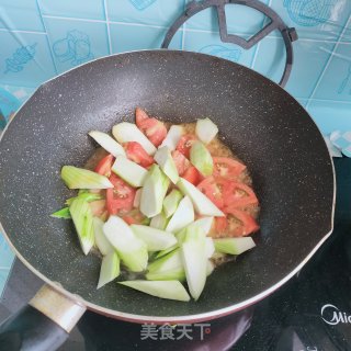 西白柿烧丝瓜的做法步调：6