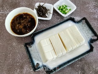 夏季消寒好食～凉拌日式豆腐的做法步调：3