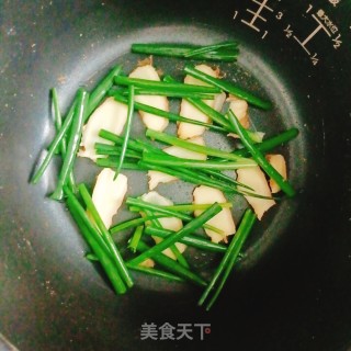 焖汁鸡的做法步调：5