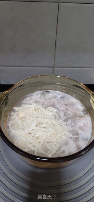 金针菇肉片汤的做法步调：9