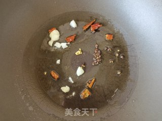 青白椒烘炒鸡蛋的做法步调：6