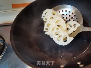 凉拌春葵藕片的做法步调：2