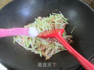 鸡腿肉炒韭黄的做法步调：8