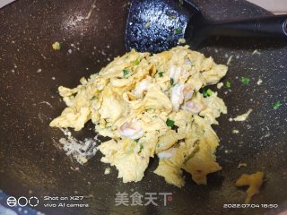 虾仁炒鸡蛋的做法步调：5