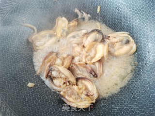 青菜豆腐粉丝贻贝汤的做法步调：5