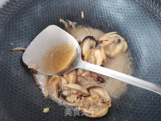 青菜豆腐粉丝贻贝汤的做法步调：6