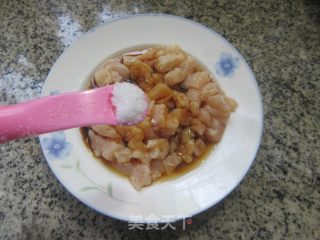 萝卜干炒鸡胸肉的做法步调：4