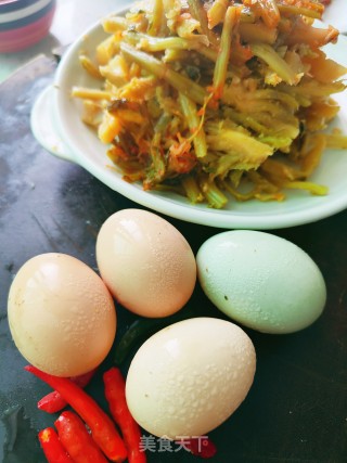 辣菜梗炒鸡蛋的做法步调：1