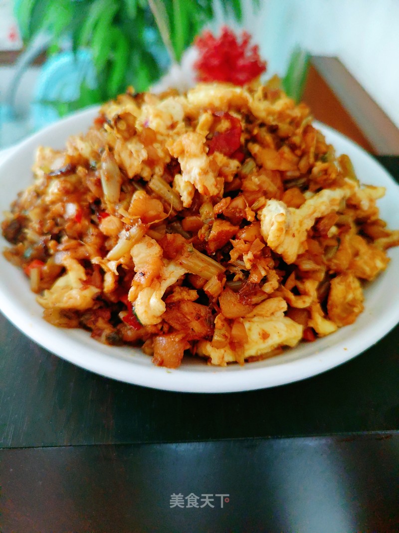辣菜梗炒鸡蛋的做法