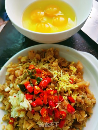 辣菜梗炒鸡蛋的做法步调：2