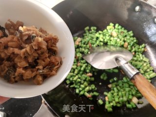 中婆菜炒少豆角的做法步调：6