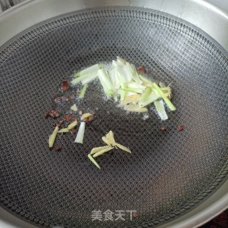 明虾炖肉豆角的做法步调：6