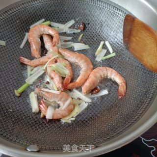 明虾炖肉豆角的做法步调：7