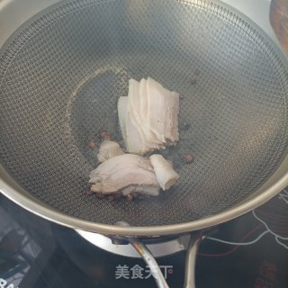 韭苔回锅肉的做法步调：5