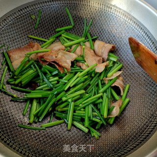 韭苔回锅肉的做法步调：9