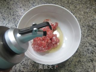 茄子烧油里筋塞肉的做法步调：4