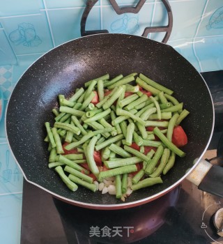 西白柿炒豆角的做法步调：5