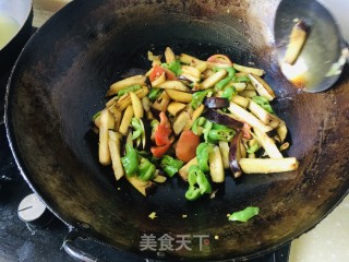 辣椒西白柿炒茄子的做法步调：6