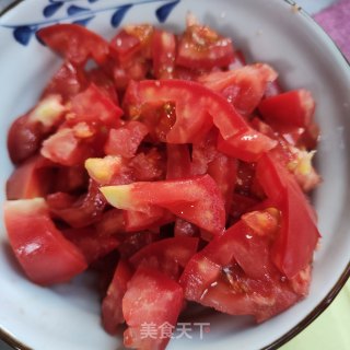 番茄豆腐汤的做法步调：1