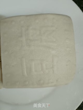 鸡蛋烧豆腐的做法步调：1