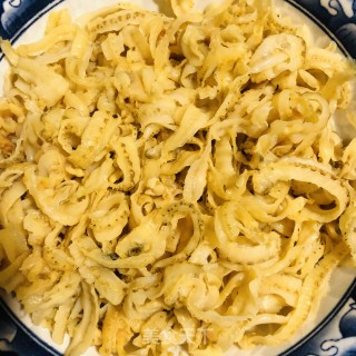 扇贝裙边芹菜猪肉火饺的做法步调：3
